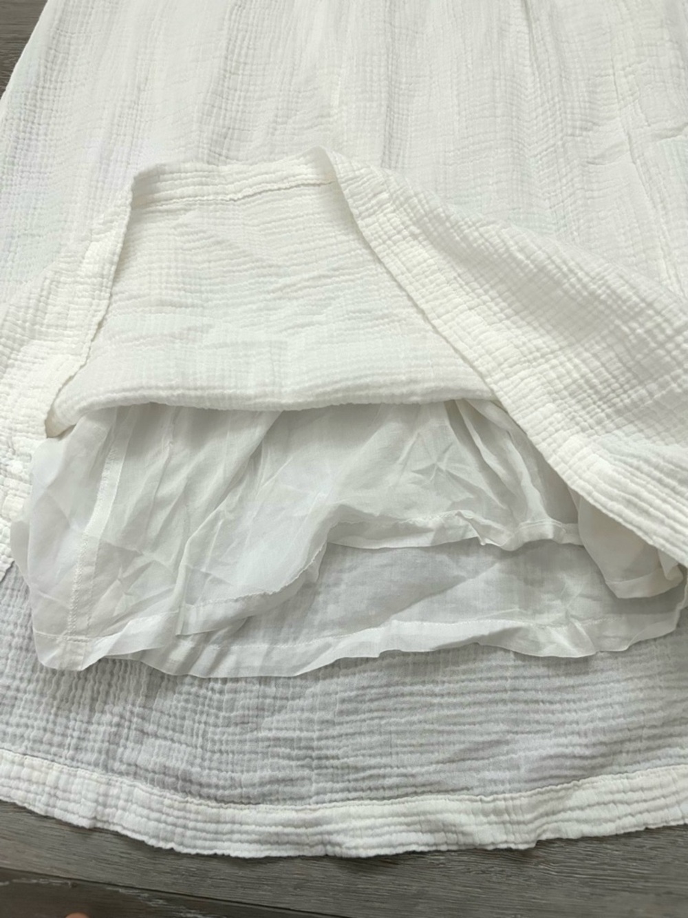 Elegant White Maxi Dress with 3/4 Sleeves - Picture 4 of 5